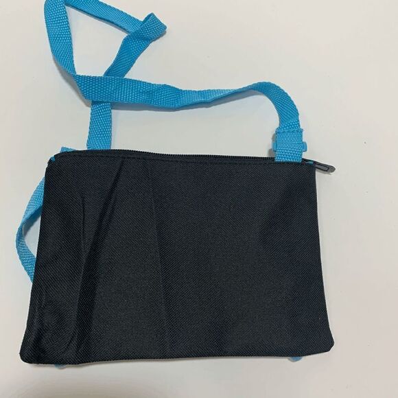 Minions Crossbody Bag  - Picture 3 of 4